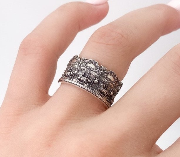 Sterling Silver Carousel Ring: Handmade Memory Jewelry (etsy image id: 5583929803)