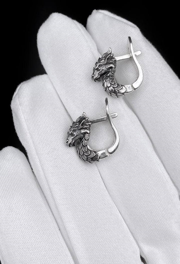 Perfect gift idea for fantasy lovers, dragon enthusiasts, and fans of gothic or medieval aesthetics. (etsy image id: 6890081822)