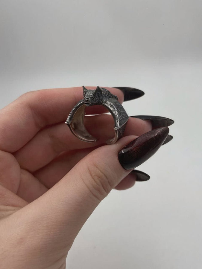 Bat silver ring	bat art	bat jewelry	bat ring	silver bat ring	vampire ring	halloween ring	fledermaus-ring	bat rings	anneau de chauve	Fledermausring	bat	gothic gift (etsy image id: 7343919206)