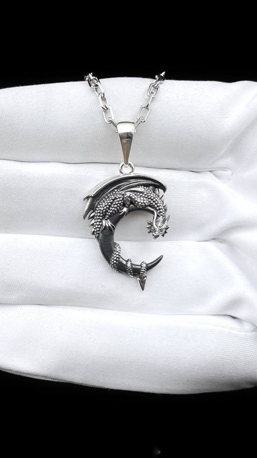 Dragon jewelry	dragon pendant	skull pendant	silver pendant	animal jewelry	silver dragon	dragon moon	moon pendant	throne pendat	throne games	game of thrones	dragon necklace	ancient dragon (etsy image id: 4250656418)