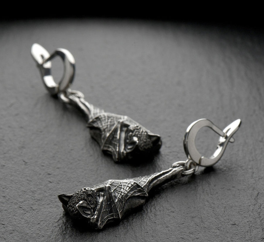 bat garniture	bat lover gift	haloween gift	gothic	Fledermaus Ohrringe	boucles d'oreilles 
Resting against a dark stone background, they look like ancient talismans of the night, appealing to anyone who finds beauty and tranquility in the shadows.