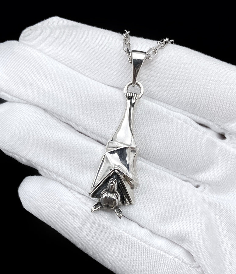 flying fox pendant	fruit bat necklace	flying fox silver	silver pendant	silver fox	fox jewelry	animal jewelry	fox	flying fox	bat	Pteropus	gothic	gothic gift (etsy image id: 4250668913)