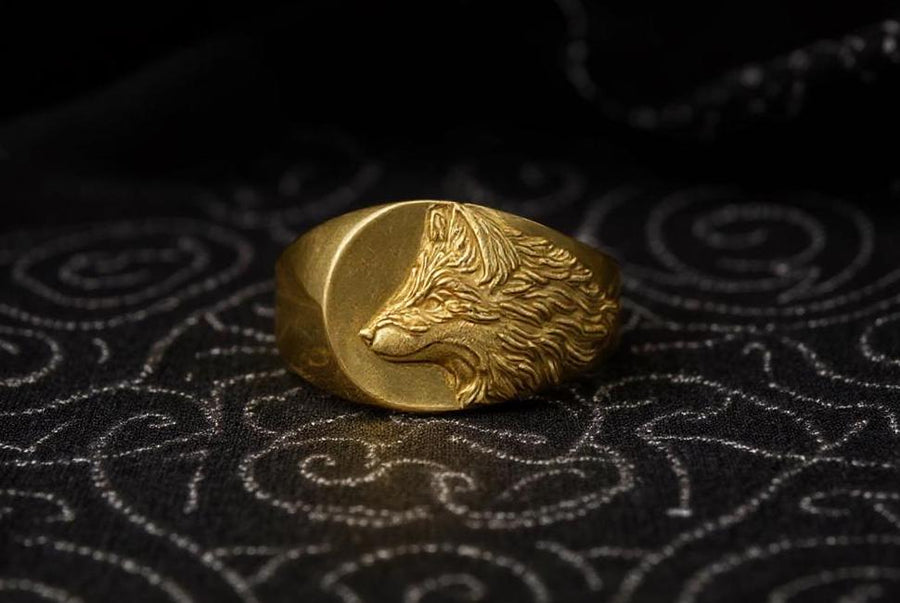 Give the perfect gift to any fox devotee – be brave and stylish and get this extraordinary fox totem signet ring today! (etsy image id: 4363624913)