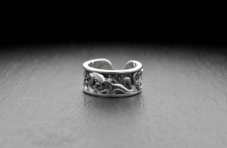 Octopus ring	tentacle ring	octopus jewelry	octopus embroidery	ocean lover gift	Ring Octopuses	Octopuses	Octopus	tentacle	silver ring	silver octopus ring	silver	sterling silver (etsy image id: 7181072624)