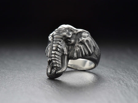 Elephant art	Elephant silver	bague éléphant	bijoux éléphant	Elefantenring	Elefant Kunst	african elephant	african art	elephant gift	horton	elephant	elephant ring	animal ring