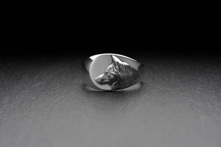Signet ring	men's jewelry	silver signet ring	animal signet ring	animal silver ring	signet silver ring	men ring	men jewelry	wolf signet ring	wolf's head ring	calm wolf ring	Wolfsring	bague loup (etsy image id: 7285913187)