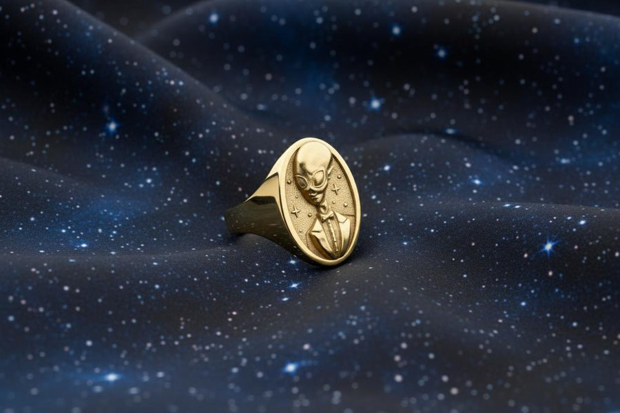 Women jewelry	Alien Jewelry	Ring with alien	ring with ufo	Ufo ring silver	Alien visitor	Strange jewelry	Alien ring	Alien silver ring	Space jewelry	Alien Wedding	Fiance Alien	Fiance jewelry (etsy image id: 7308648293)