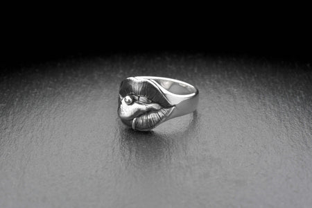 sterling silver ring	love gift	sweetheart gift	sweetheart ring	gift for him	Silver Ring Lip	gift for her	Ring Lip	Lips	jewelry lips	Ribg lips	body jewelry	silver (etsy image id: 7308740879)