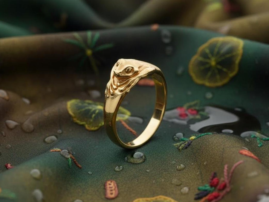 animal jewelry	animal ring	silver ring	frog lover	frog ring	Froschring	bague grenouille	frog totem ring	frog gift	frog jewelry	frog	silver frog ring	gift for her (etsy image id: 7340286694)