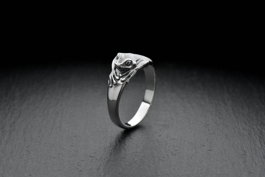 animal jewelry	animal ring	silver ring	frog lover	frog ring	Froschring	bague grenouille	frog totem ring	frog gift	frog jewelry	frog	silver frog ring	gift for her (etsy image id: 7340286694)