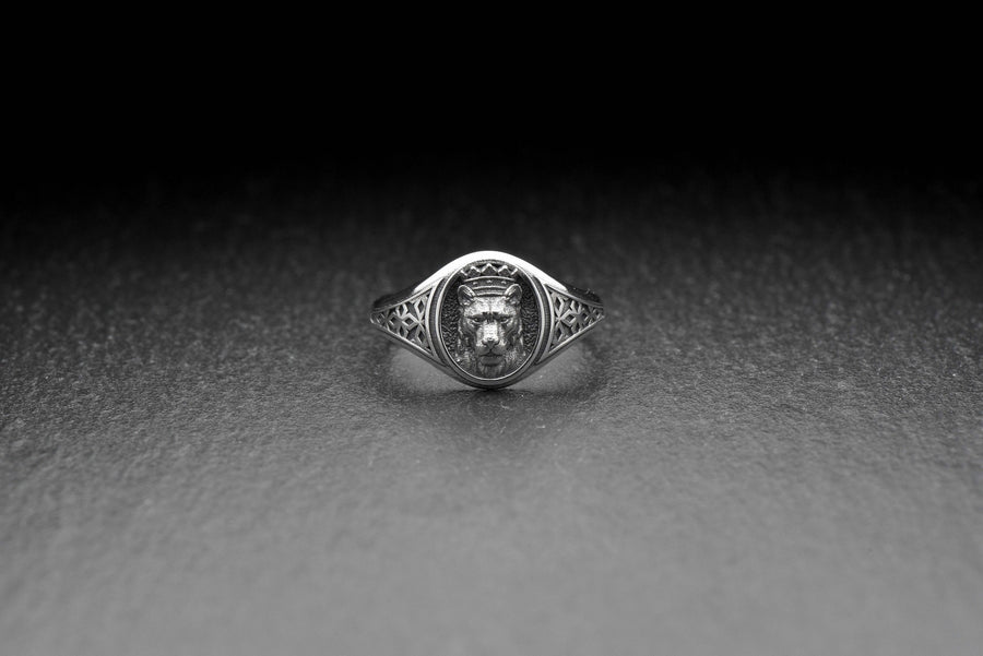Signet ring	silver signet ring	Lion head jewelry	wild cat jewelry