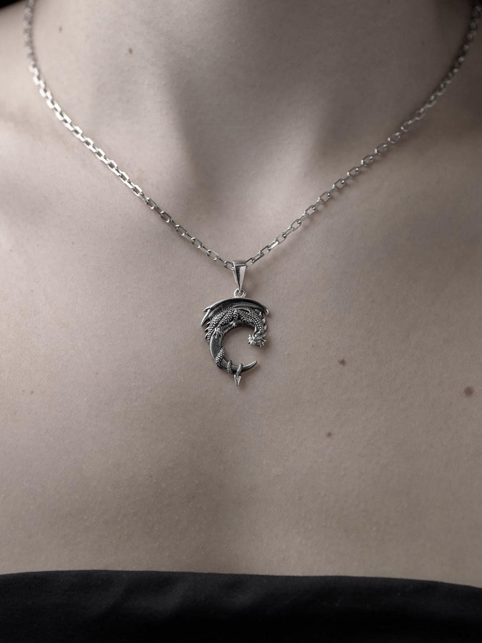 Dragon jewelry	dragon pendant	skull pendant	silver pendant	animal jewelry	silver dragon	dragon moon	moon pendant	throne pendat	throne games	game of thrones	dragon necklace	ancient dragon (etsy image id: 4250656418)