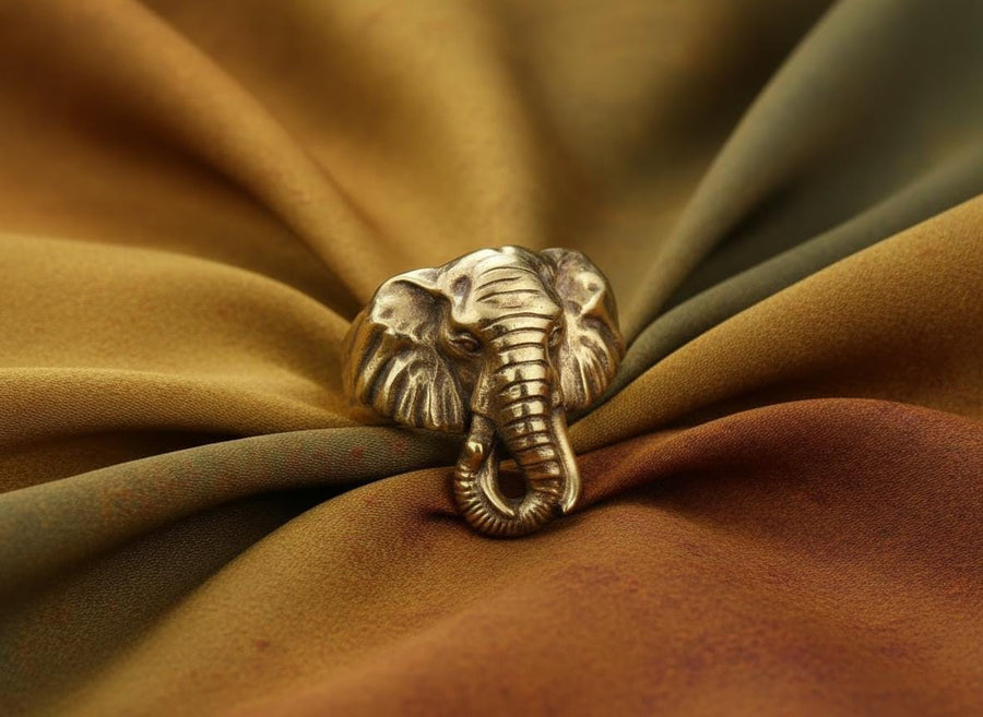 Elephant art	Elephant silver	bague éléphant	bijoux éléphant	Elefantenring	Elefant Kunst	african elephant	african art	elephant gift	horton	elephant	elephant ring	animal ring