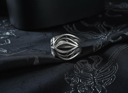 Expertly contoured and polished for a comfortable, bold everyday fit on any finger.
