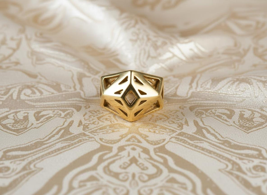 Make a bold structural statement with this solid 925 sterling silver low-poly ring. Designed like a three-dimensional architectural cage, this brutalist piece features a heavily faceted, open wireframe silhouette that rises prominently off the finger like a geometric prism.